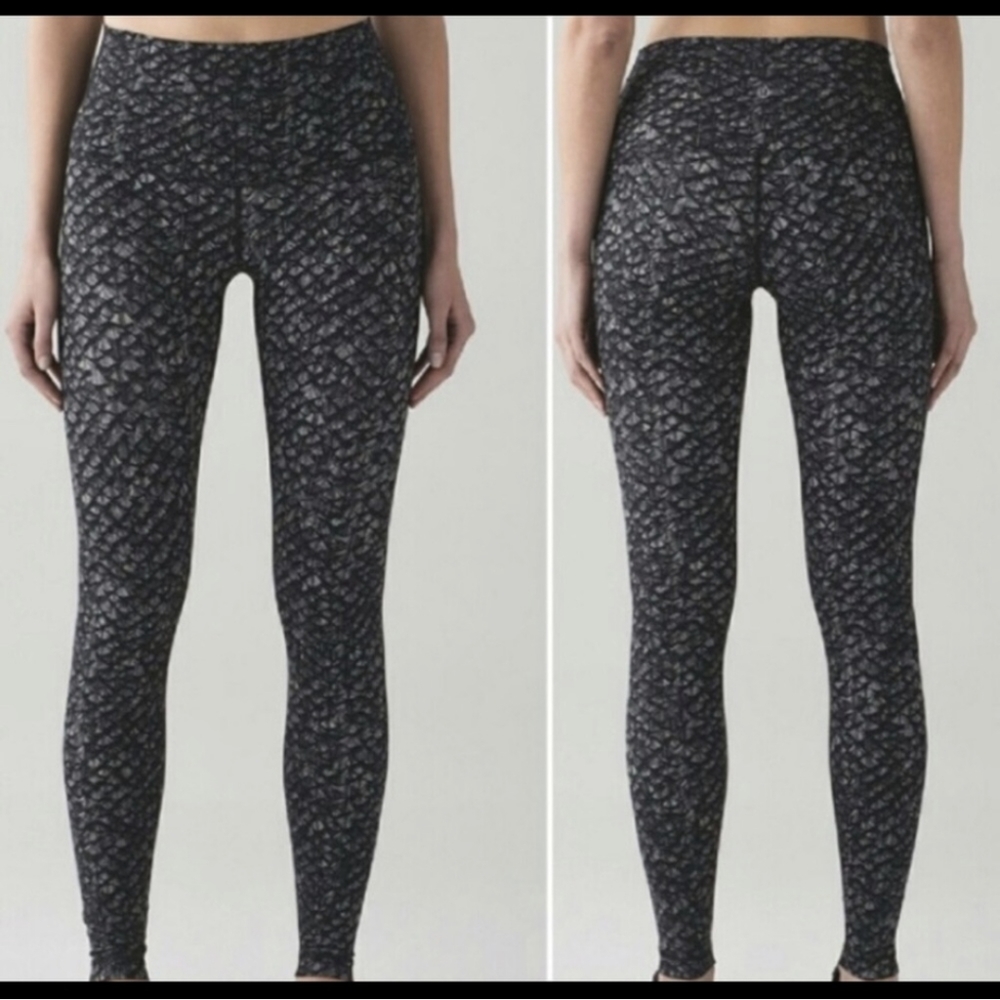 Lululemon Feather Print 28' Leggings